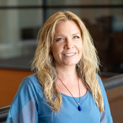 Headshot of Lori Zradicka